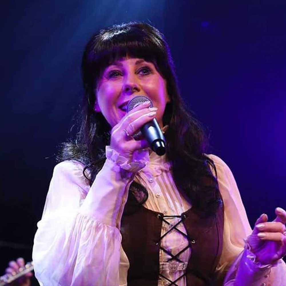 Kate from Carpenters Masquerade as Karen Carpenter